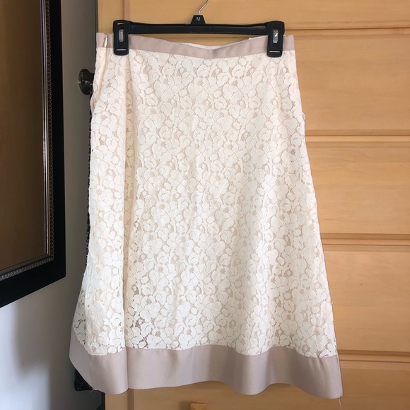 Cream lace skirt with pockets! 🤍 Never worn! - Picture 3 of 4